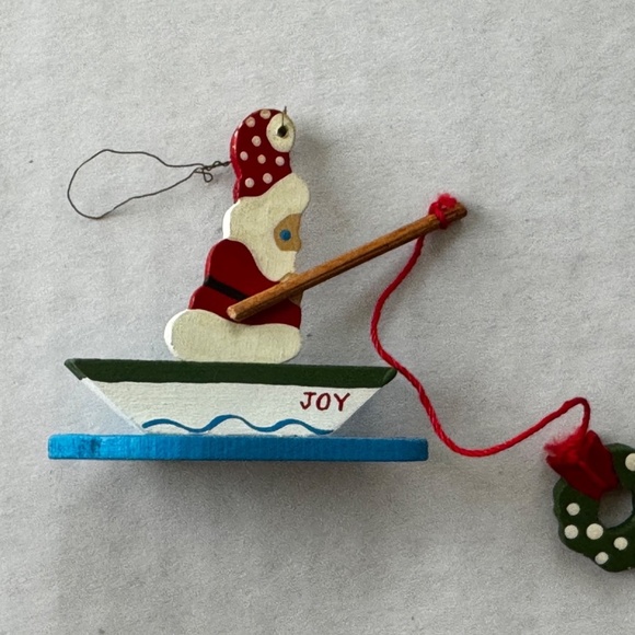 Vintage Emgee Hawaii Wood Christmas Ornament Santa Fishing Boat JOY Wreath RARE - Picture 4 of 10